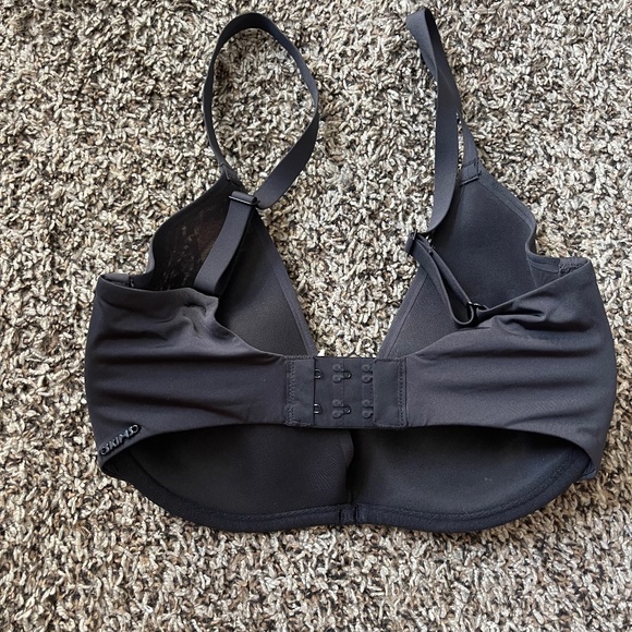 NWT! Never Before Worn! SKIMS Mesh Bra! Size 32DDD - Picture 3 of 3